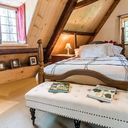 La Maison Ancestrale Guerard Saint-Laurent-de-l'ile d'Orleans Luaran gambar