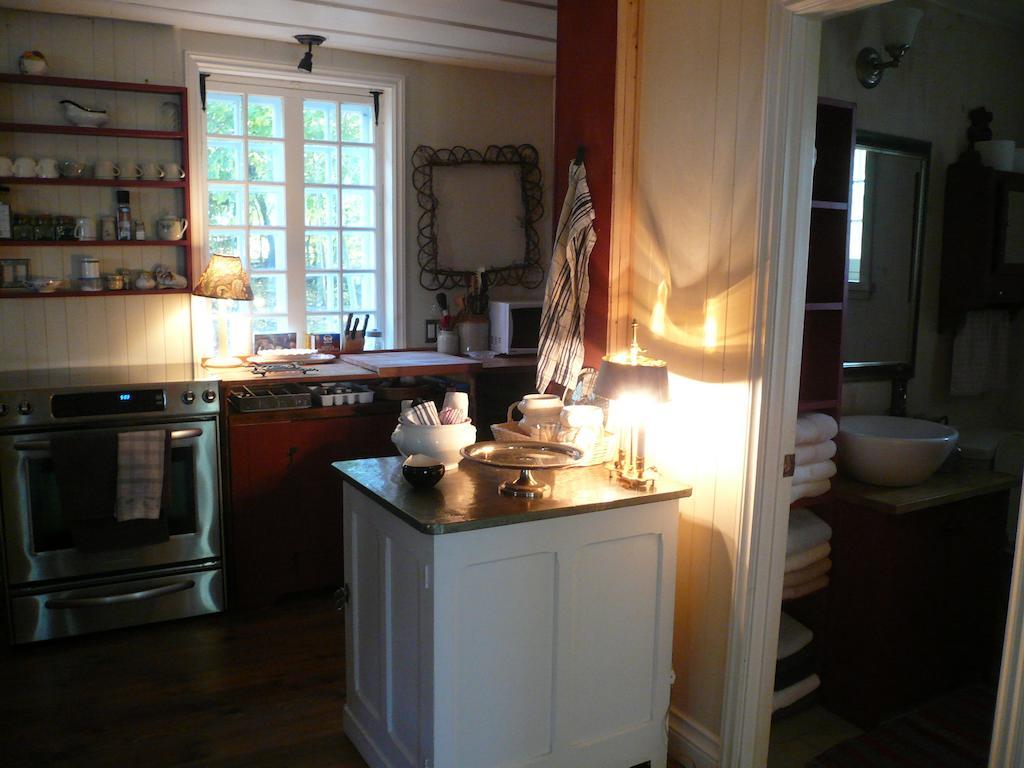 La Maison Ancestrale Guerard Saint-Laurent-de-l'ile d'Orleans Bilik gambar
