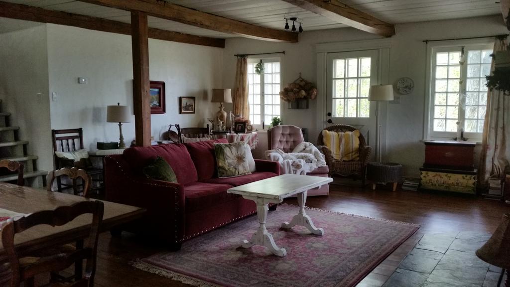 La Maison Ancestrale Guerard Saint-Laurent-de-l'ile d'Orleans Luaran gambar