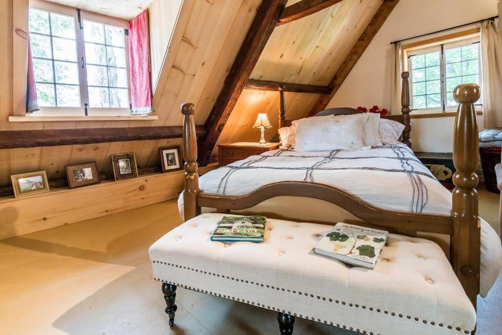 La Maison Ancestrale Guerard Saint-Laurent-de-l'ile d'Orleans Luaran gambar