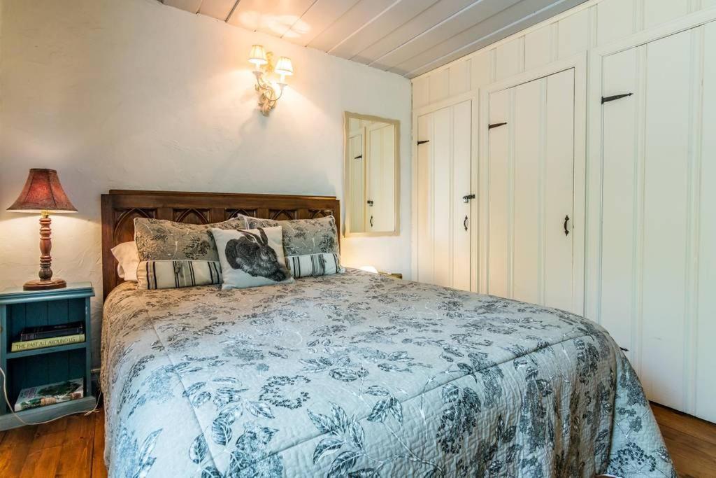 La Maison Ancestrale Guerard Saint-Laurent-de-l'ile d'Orleans Luaran gambar