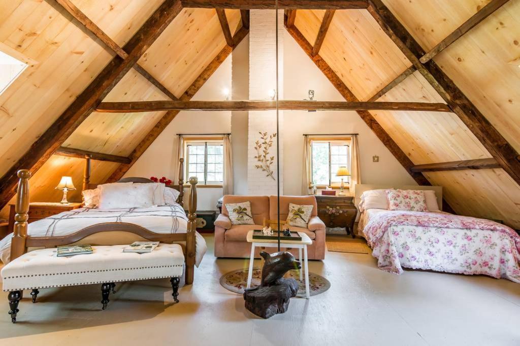 La Maison Ancestrale Guerard Saint-Laurent-de-l'ile d'Orleans Luaran gambar